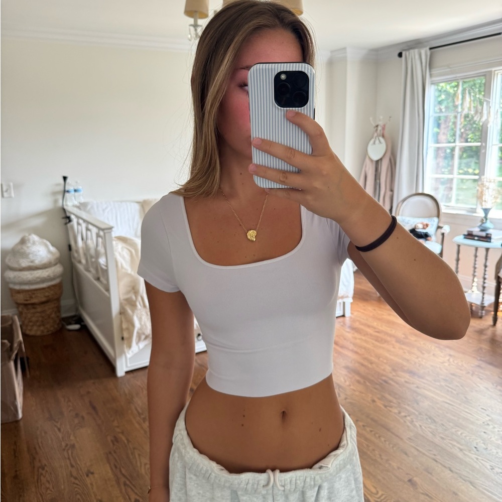 Nikibiki Short Sleeve